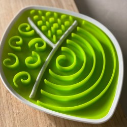 Lick'n'Snack plate, leaf - 28 &times; 21 cm 