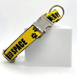 I NEED SPACE - Hundehalsbnd, Gul