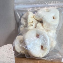 Hvide puffede grisetryner - 5 stk.