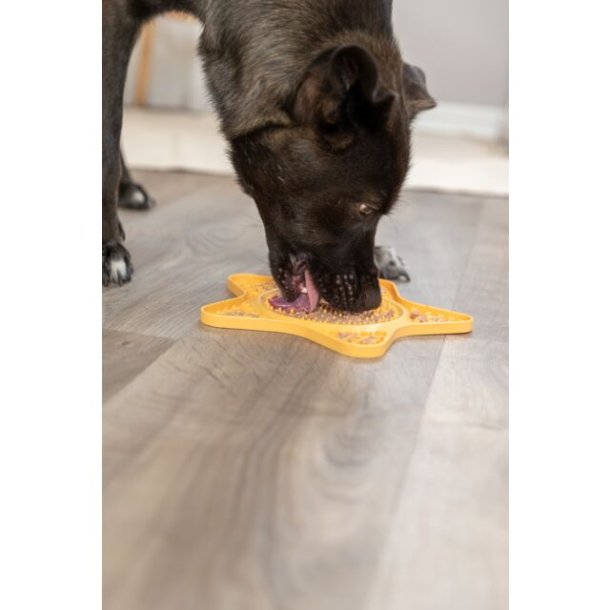 Lick'n'Snack mat, silicone, 23.5 cm, yellow